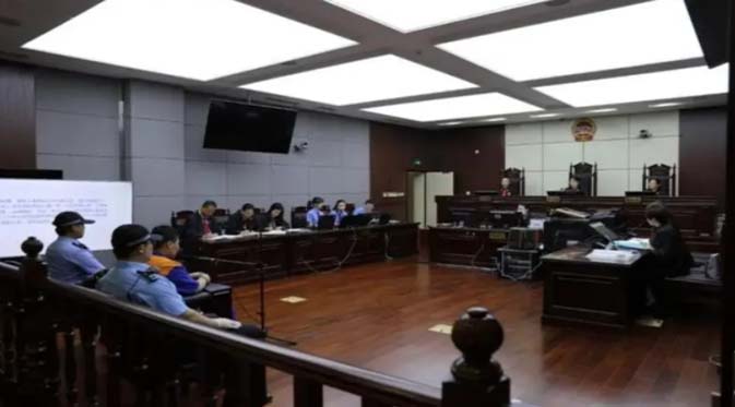 電瓶車入室充電起火致2人死亡，市南法院公開審理